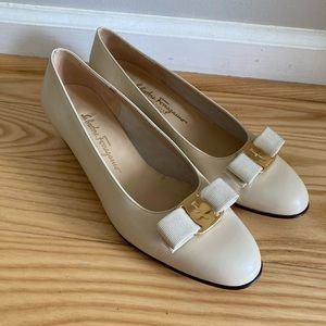 Salvatore Ferragamo Vara Pumps